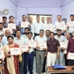 कांठ के डायट में प्रशिक्षण समापन पर प्रतिभागियों को दिए प्रमाण-पत्र