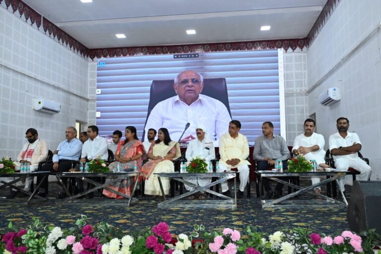 गांधीधाम महानगरपालिका को 286 करोड़ रुपये के विकास कार्यों की सौगात मुख्यमंत्री भूपेंद्र पटेल ने विकास कार्यों का वर्चुअल शिलान्यास किया