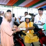 शारीरिक बाधा प्रतिभा की राह में नहीं बन सकती रुकावट: सीएम योगी