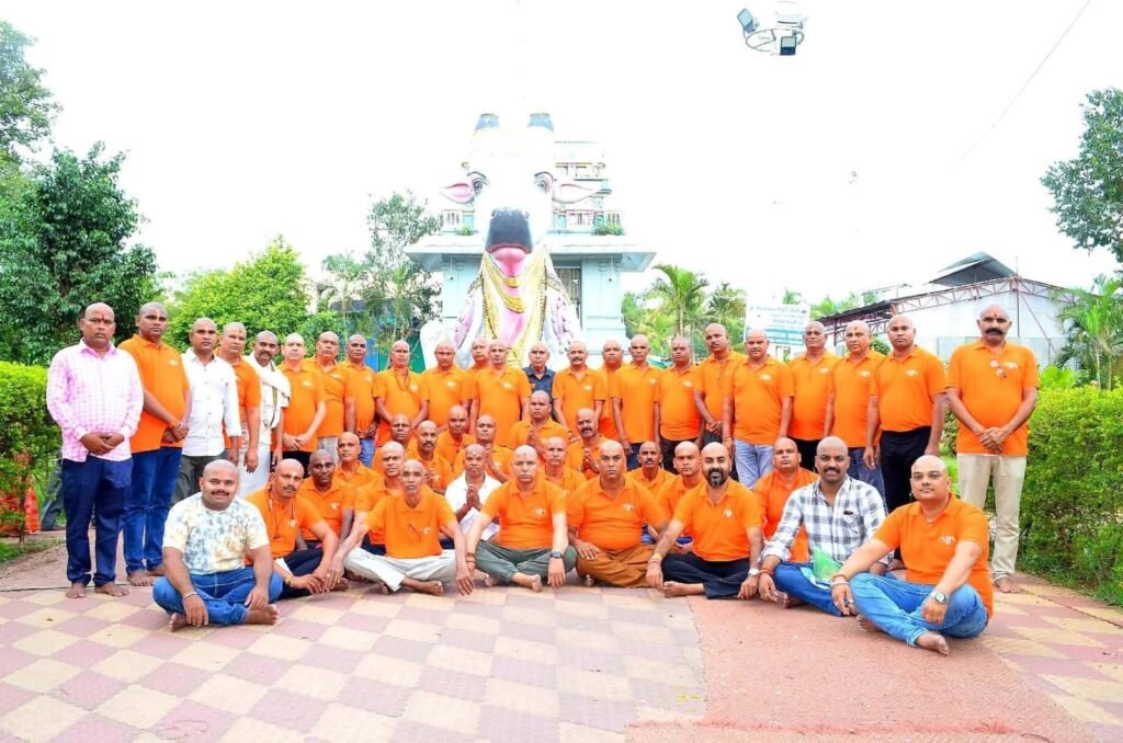तिरुपति से महालक्ष्मी तक गूंजा जयकारा, 82 श्रद्धालुओं ने किए दर्शन 1 तिरुपति से महालक्ष्मी तक गूंजा जयकारा, 82 श्रद्धालुओं ने किए दर्शन - सारंगढ़-बिलाईगढ़, छत्तीसगढ़