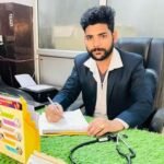 हॉस्पिटल मैनेजिंग डायरेक्टर का कार में मिला शव, हड़कंप