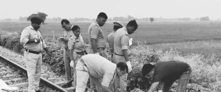 नौतनवा थाना क्षेत्र में सोमवार को रेलवे ट्रैक पर ट्रेन की चपेट में आने से करीब 22 वर्षीय युवती की हुई दर्दनाक मौत