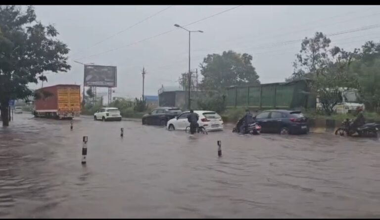 भारी बारिश के चलते दुर्ग -रायपुर हाईवे में जल भराव : रूट डायवर्ट, एडवाइजरी जारी