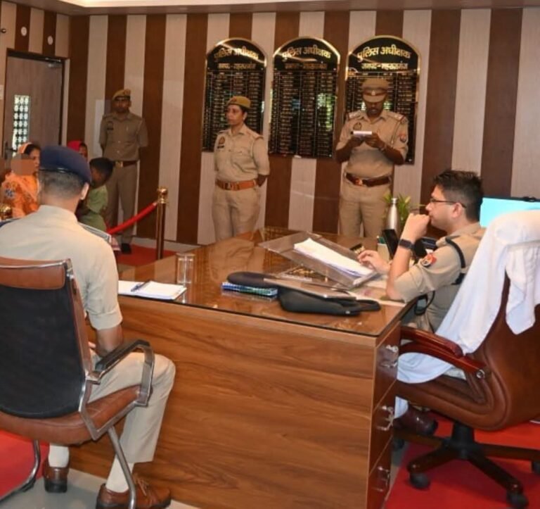 महराजगंज पुलिस ने कुल 348 वाहनों का किया चालान जबकि शांति भंग की आशंका में 29 लोगों को गिरफ्तार कर न्यायालय चालान किया ।
