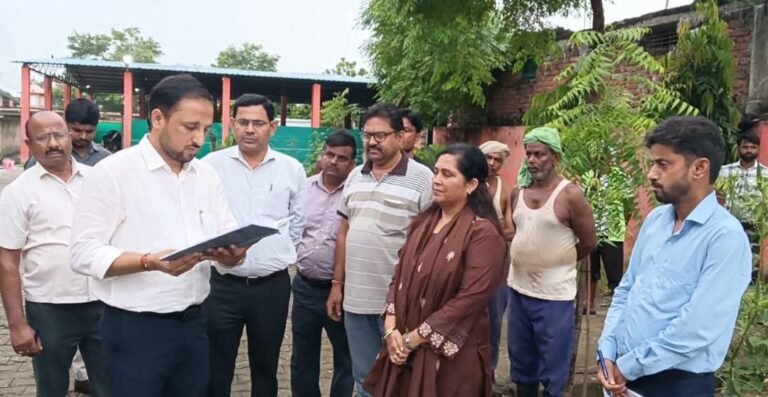 जिलाधिकारी गौरव सिंह सोगरवाल ने सोमवार को कान्हा गोशाला चिउरहा का किया स्थलीय निरीक्षण