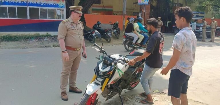 सड़क सुरक्षा और यातायात व्यवस्था को बेहतर बनाने के लिए महराजगंज पुलिस ने जिलेभर में चलाया सघन वाहन चेकिंग अभियान
