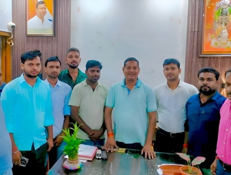 महाकाल युवा सेवा समिति के कार्यकर्ताओं ने विधायक जयमंगल कन्नौजिया किया मुलाकात