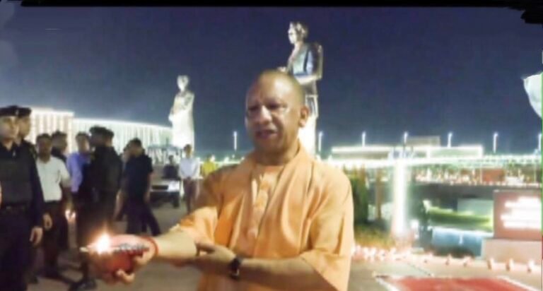 प्रधानमंत्री नरेंद्र मोदी के जन्मदिन के अवसर पर गुरुवार को उत्तर प्रदेश में ‘आशीर्वाद का दीया’ अभियान के तहत लाखों दीप जलाए गए