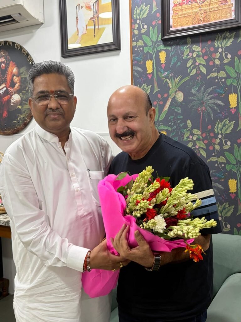दिल्ली में पलिया विधायक रोमी साहनी की सुनील बंसल से आत्मीय भेंट राष्ट्रीय टीम में पुनः शामिल होने पर विधायक ने दी हार्दिक बधाई, संगठन को नई मजबूती मिलने की जताई उम्मीद