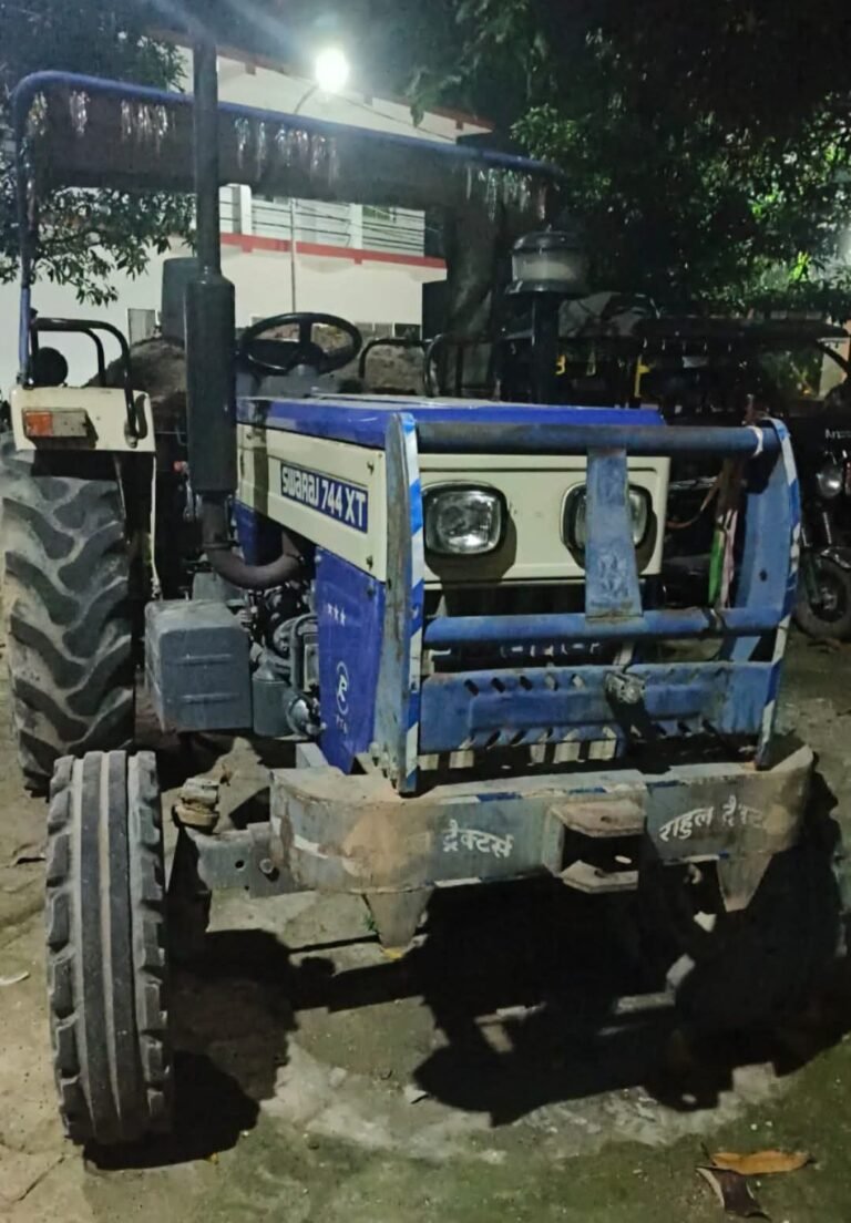 बिना वैध प्रपत्र मिट्टी ढो रहा था ट्रैक्टर, सोनौली पुलिस ने किया सीज