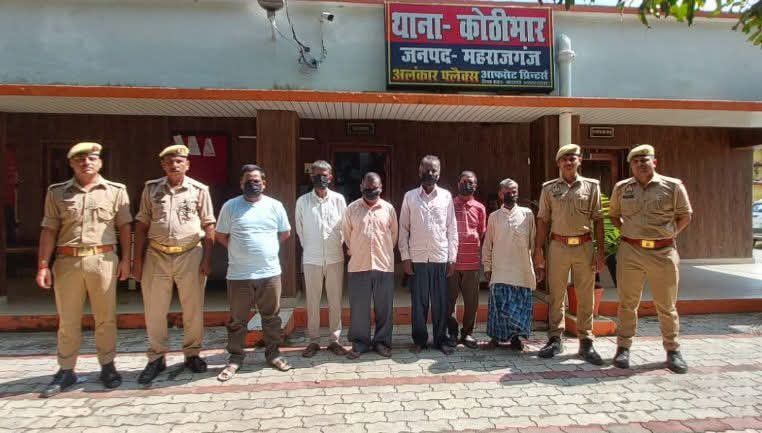 वांछित एवं वारंटियों की गिरफ्तारी के लिए चलाए जा रहे अभियान के तहत थाना कोठीभार पुलिस ने रविवार को बरवा सालिकराम गांव से छह वारंटियों को किया गिरफ्तार