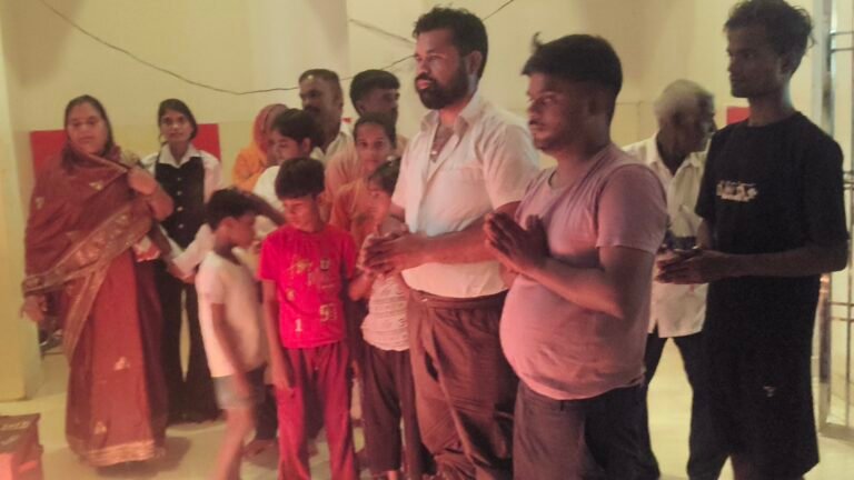 बालाजी महाराज मंदिर में श्रद्धालुओं ने किया दीप प्रज्वलन, पंचायत के कई स्थानों पर आयोजित हुए कार्यक्रम