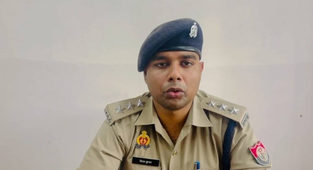 पढ़ुआ: युवती के भाई पर फायरिंग के बाद आरोपी ने खुद को गोली मारकर की खुदकुशी, इलाके में हड़कंप - KHERI, उत्तर प्रदेश