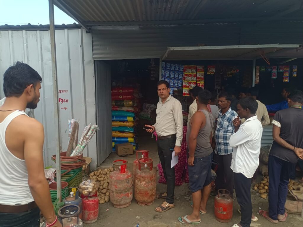 जावद में घरेलू गैस सिलेंडरों के व्यावसायिक उपयोग पर कार्रवाई, 14 सिलेंडर जब्त - नीमच, मध्य प्रदेश