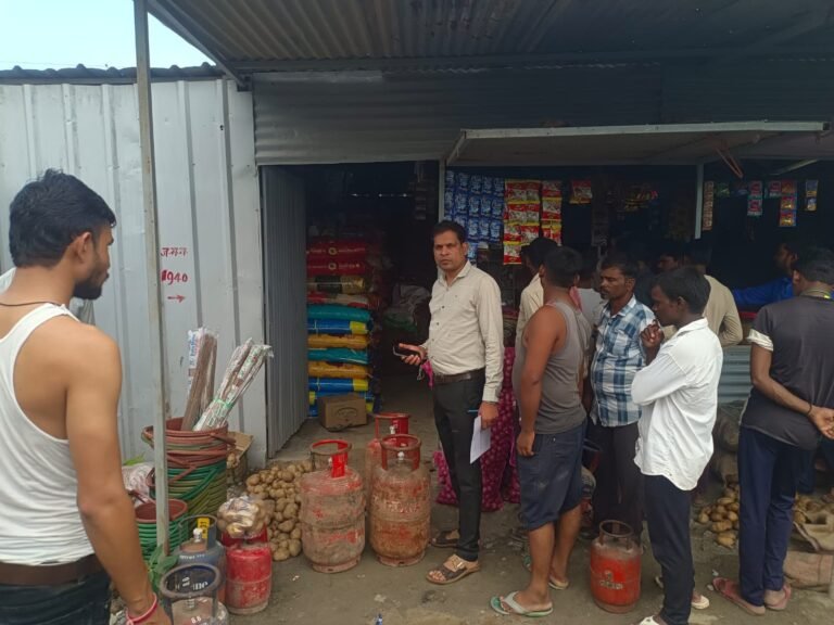 जावद में घरेलू गैस सिलेंडरों के व्यावसायिक उपयोग पर कार्रवाई, 14 सिलेंडर जब्त