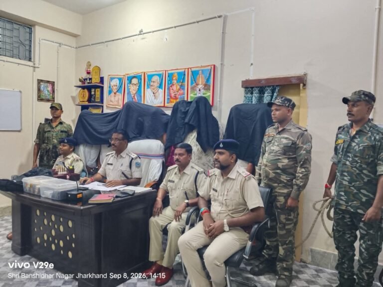 नगर उंटारी में अवैध जुआ अड्डे पर पुलिस की बड़ी कार्रवाई, 8 गिरफ्तार