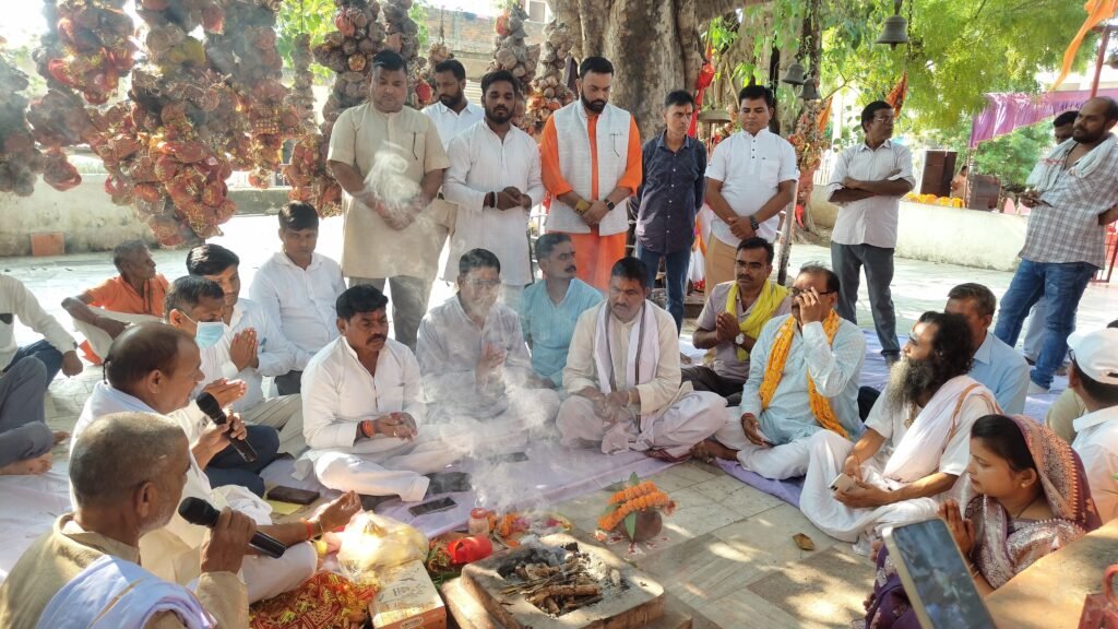 सूर्य मंदिर के बगल में यात्री शेड का हुआ भूमि पूजन पर्यटन विकास परियोजना के तहत यात्री हाल, सोलर लाइट, पेयजल सहित मिलेंगी कई सुविधाएं 1 सूर्य मंदिर के बगल में यात्री शेड का हुआ भूमि पूजन पर्यटन विकास परियोजना के तहत यात्री हाल, सोलर लाइट, पेयजल सहित मिलेंगी कई सुविधाएं - SONBHADRA, उत्तर प्रदेश