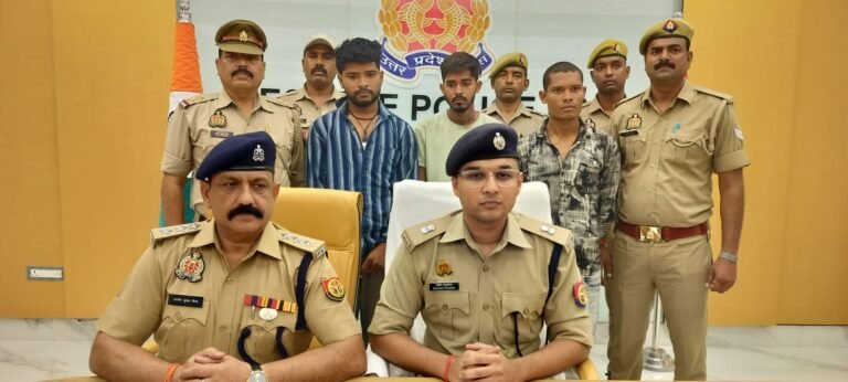 अंतर्राज्यीय गांजा तस्करी गिरोह पर चोपन पुलिस का शिकंजा, तीन गिरफ्तार 1 क्विंटल 340 ग्राम गांजा बरामद; ब्रेजा वाहन, मोबाइल और नकदी समेत 62 लाख की बरामदगी