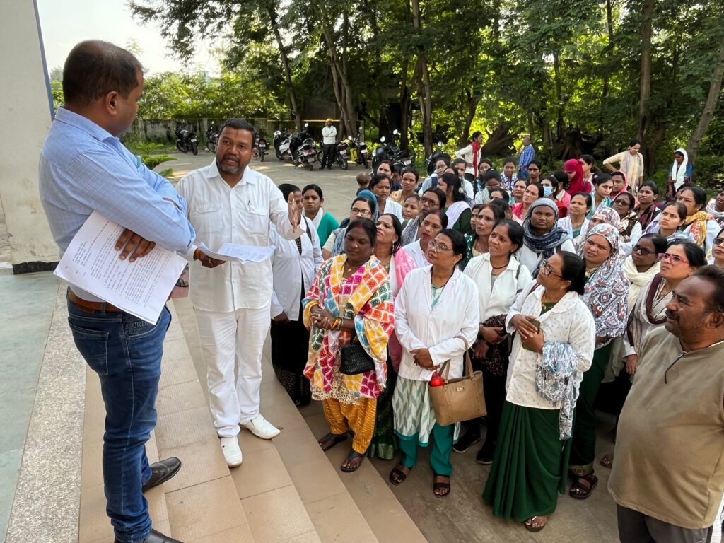 सामुदायिक स्वास्थ केंद्र जुन्नारदेव मे कर्मचारियों ने BMO को सौपा ज्ञापन 1 सामुदायिक स्वास्थ केंद्र जुन्नारदेव मे कर्मचारियों ने BMO को सौपा ज्ञापन - छिन्दवाड़ा, मध्य प्रदेश