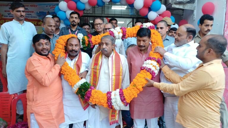 यूनियन बैंक हरिद्वार में गूंजे श्रीराम के जयकारे: शाखा प्रबंधक गोपाल मौर्य के जन्मदिन पर हुआ सुंदरकांड पाठ