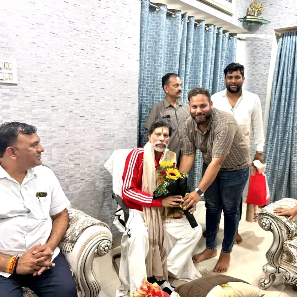 लंबे उपचार के बाद रायपुर लौटे BJP के प्रदेश अध्यक्ष एवं जगदलपुर विधायक आदरणीय श्री किरण सिंह देव जी से उनके रायपुर निवास पर आत्मीय मुलाकात कर उनका कुशलक्षेम जाना लोकेश साहू - सक्ती, छत्तीसगढ़