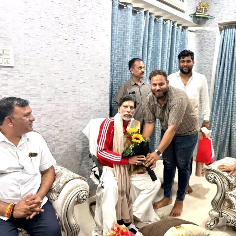 लंबे उपचार के बाद रायपुर लौटे BJP के प्रदेश अध्यक्ष एवं जगदलपुर विधायक आदरणीय श्री किरण सिंह देव जी से उनके रायपुर निवास पर आत्मीय मुलाकात कर उनका कुशलक्षेम जाना लोकेश साहू