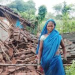बारिश में गिरा घर बेघर हुई रामबाई बैगा तीन दिनों से लगातार काट रहा ग्राम पंचायत का चक्कर नहीं सुन रही सरपंच सचिव