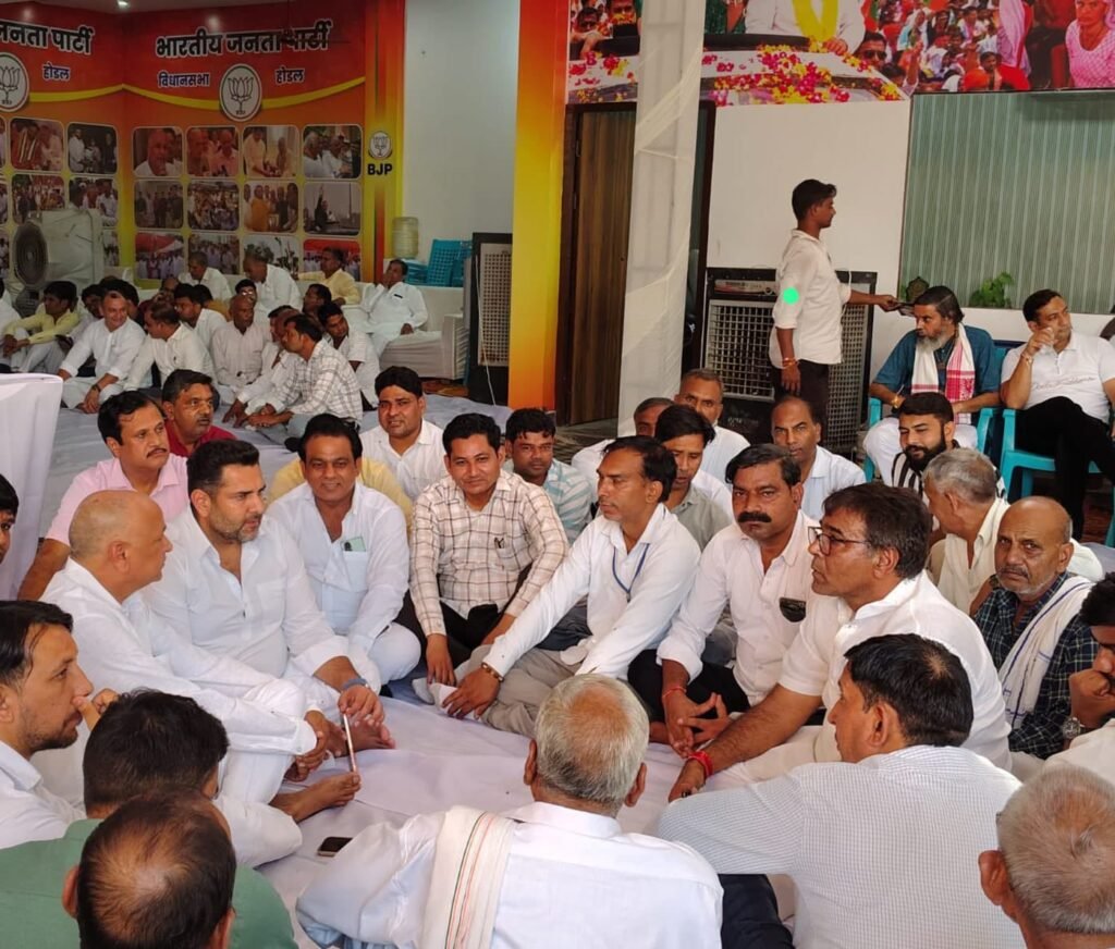 हरेंद्र राम रतन की माता जी के निधन पर सैनी समाज ने जताया शोक - Palwal, हरियाणा
