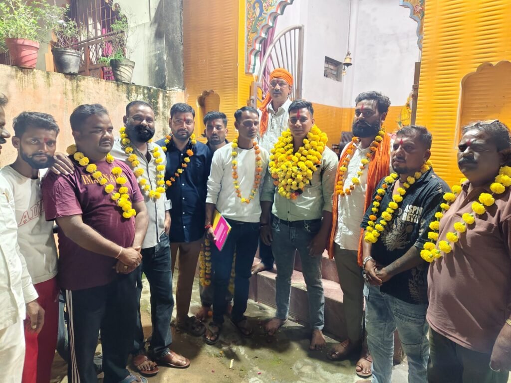 26 अक्टूबर को होने बाले श्री श्री 1008 महर्षि बाल्मीकि प्रकट उत्सव को दृष्टिगत देखते हुए बैठक का आयोजन किया गया था 1 26 अक्टूबर को होने बाले श्री श्री 1008 महर्षि बाल्मीकि प्रकट उत्सव को दृष्टिगत देखते हुए बैठक का आयोजन किया गया था - LALITPUR, उत्तर प्रदेश