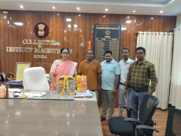 सचिवों के बाद अब रोजगार सहायकों ने भी बढ़ाया कदम कलेक्टर कार्यालय पहुंचकर सौंपे खिलौने, कलेक्टर रोक्तिमा यादव ने की पहल की सराहना*