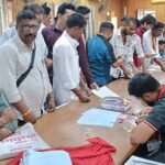 प्रत्याशियों व अभिकर्ताओं को वितरित किए चुनाव परिचय पत्र पांच जोन के लिए बनाए गए अलग-अलग काउंटर, निगम कार्यालय में दिनभर रही भीड़