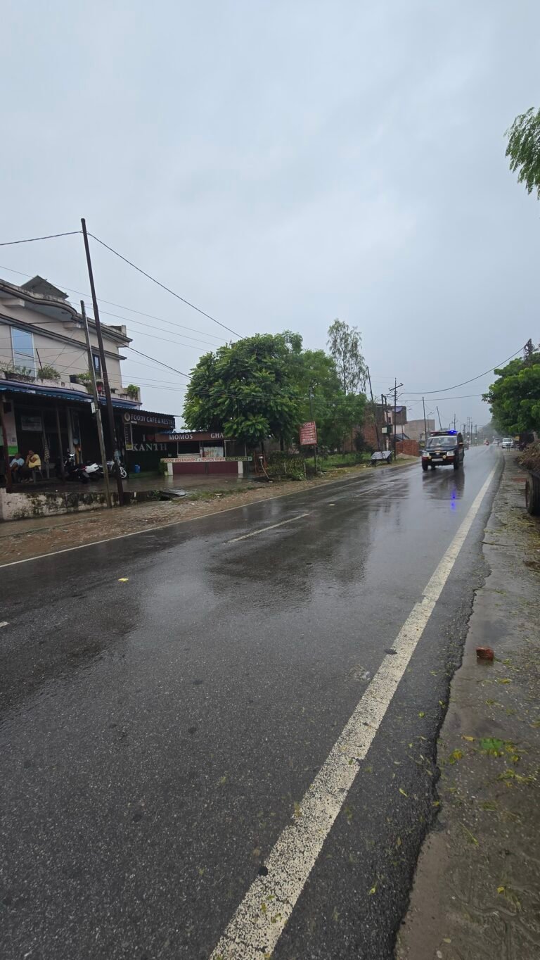 कांठ में लगातार बारिश से जनजीवन प्रभावित, मौसम विभाग का अलर्ट कांठ, मुरादाबाद |