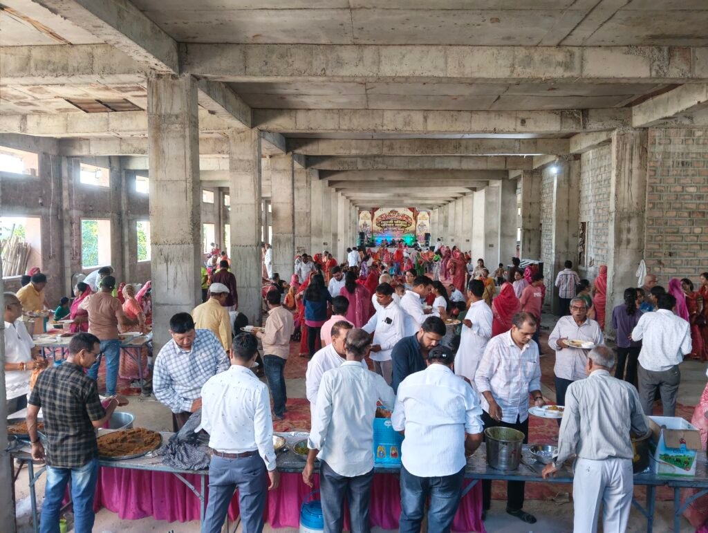धनजी परिहार परिवार भाईपा जोधपुर द्वारा एक दिन गाजण माता के नाम भजन कीर्तन एवं महा प्रसादी आयोजित। 1 धनजी परिहार परिवार भाईपा जोधपुर द्वारा एक दिन गाजण माता के नाम भजन कीर्तन एवं महा प्रसादी आयोजित। - PALI, राजस्थान