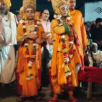 बाल लीला का आग्रह: माता कौशल्या के आग्रह पर प्रभु ने बाल रूप धारण किया। इसके बाद माता कौशल्या से श्रीरामचंद्र जी, महारानी कैकेई से भरत जी तथा महारानी सुमित्रा से लक्ष्मण जी और शत्र