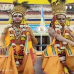 जनकपुर भ्रमण: “स्याम गौर किमि कहौं बखानी…” चतुर्थ दिन की लीला की शुरुआत भगवान श्री राम और लक्ष्मण जी द्वारा महर्षि विश्वामित्र की आज्ञा लेकर जनकपुर नगर भ्रमण से हुई। दो अति सुंदर