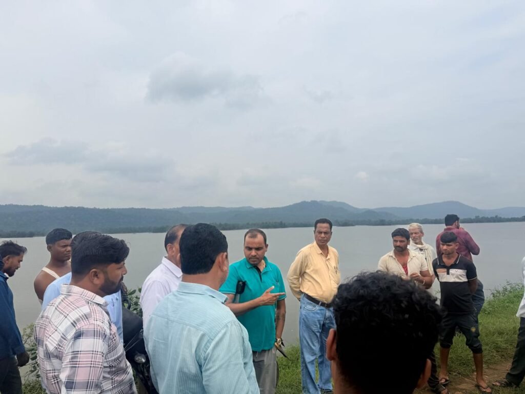 बालाघाट जिले के कटंगी एसडीएम ने किया जमुनिया डैम का निरीक्षण जल संसाधन विभाग पुलिस बल मौके पर रहा मौजूद 1 बालाघाट जिले के कटंगी एसडीएम ने किया जमुनिया डैम का निरीक्षण जल संसाधन विभाग पुलिस बल मौके पर रहा मौजूद - बालाघाट, मध्य प्रदेश