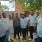 🚨 जहानगंज में पीड़ित परिवार को घर में रोकने का आरोप, पुलिस पर मारपीट के गंभीर आरोप फर्रुखाबाद। जहानगंज थाना क्षेत्र के कोरीखेड़ा गांव में पीड़ित परिवार के साथ पुलिस कार्रवाई को ले