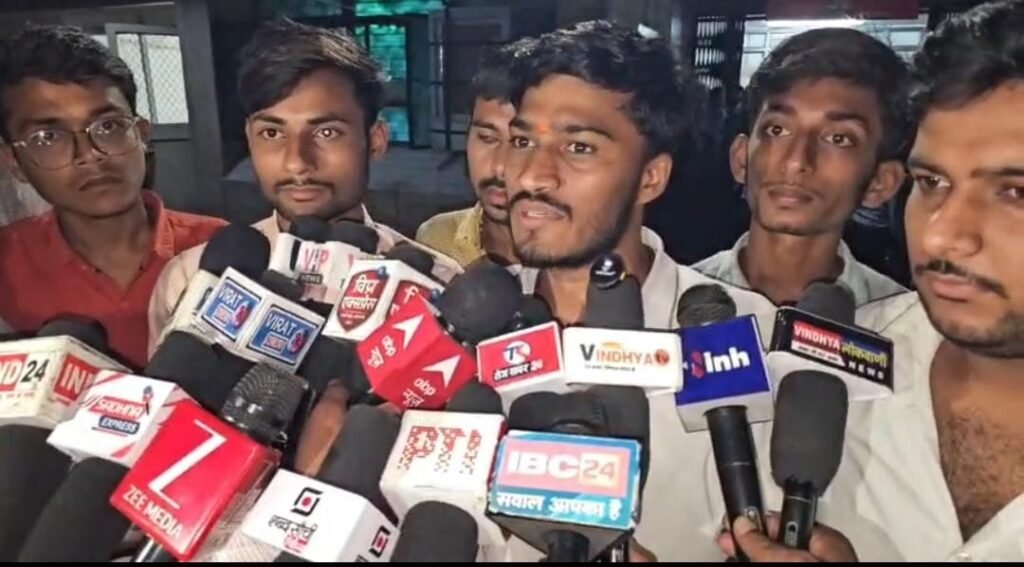 मृत घोषित व्यक्ति जिंदा मिला,NSUI का संजय गांधी अस्पताल पर हल्लाबोल! - सतना, मध्य प्रदेश