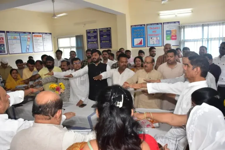 शासकीय अस्पताल मैहर में विधायक श्री कांत चतुर्वेदी के मौजूदगी में रक्त दान शिविर का हुआ शुभारंभ