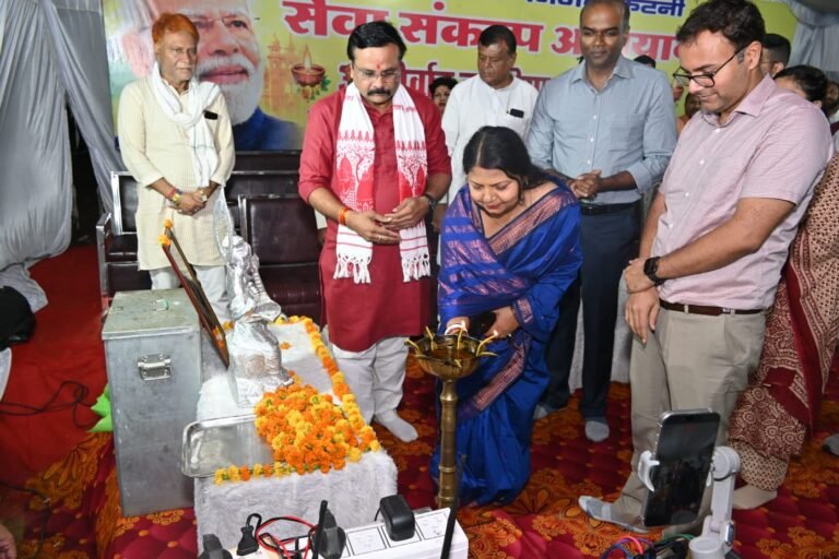 आशिर्वाद के दीपों से जगमगाया कटनी सेवा संकल्प का दिया जनभागीदारी से हुआ रोशन