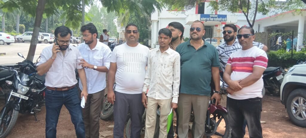 एम,पी, डब्लू ,एल, सी, की कार्य प्रणाली पर उठे सवाल अनावश्यक दबाव और रिकवरी की चेतावनी का आरोप कलेक्टर को सौंपा ज्ञापन - कटनी, मध्य प्रदेश