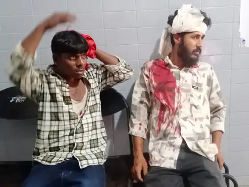 कांधला में दो युवकों पर लाठी-डंडों से हमला, गंभीर रूप से घायल; पुलिस ने अस्पताल पहुंचाया