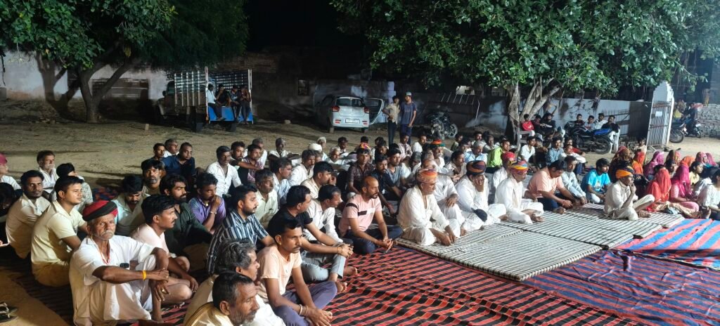 डोडियाना में बाबा रामदेवजी की भव्य भजन संध्या जारी, भजनों पर झूम रहे श्रद्धालु 1 डोडियाना में बाबा रामदेवजी की भव्य भजन संध्या जारी, भजनों पर झूम रहे श्रद्धालु - NAGAUR, राजस्थान