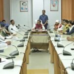 अवैध शराब प्रकरण में उप मुख्यमंत्री शुक्ल ने बीएमसी में की समीक्षा, कहा- लापरवाहों पर होगी सख्त कार्यवाही, मुख्यमंत्री खुद कर रहे मॉनिटरिंग