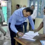 गाजीपुर: जिलाधिकारी ने ईवीएम गोदाम का किया निरीक्षण, सुरक्षा व्यवस्था परखी