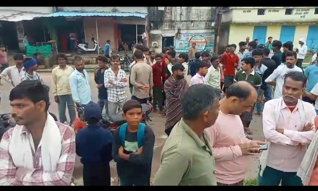 डॉ. भीमराव अंबेडकर की प्रतिमा क्षतिग्रस्त करने का प्रयास, CCTV में कैद हुए आरोपी 1 डॉ. भीमराव अंबेडकर की प्रतिमा क्षतिग्रस्त करने का प्रयास, CCTV में कैद हुए आरोपी - सागर, मध्य प्रदेश