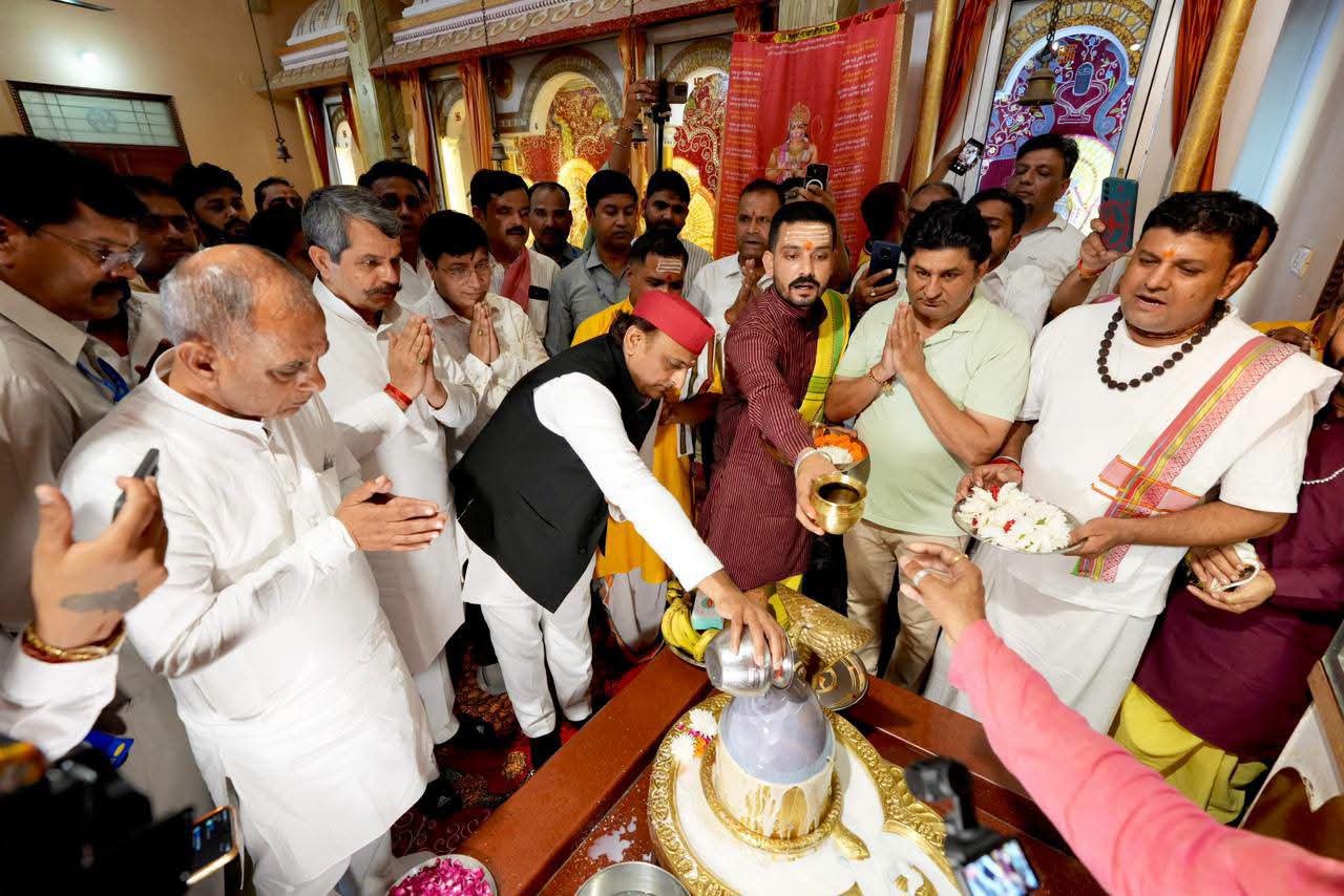 बड़ी सियासी खबर | अखिलेश यादव के सहारनपुर दौरे से गरमाई 2027 की राजनीति, सपा के भीतर टिकट और संगठन को लेकर बढ़ी हलचल 5 FB IMG 1788413002954