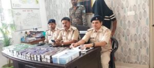 फर्जी नंबर प्लेट लगी स्कॉर्पियो के तहखाने से 810 पैकेट यूपी मार्का फ्रूटी शराब बरामद, एक तस्कर गिरफ्तार 2 FB IMG 1789468264038