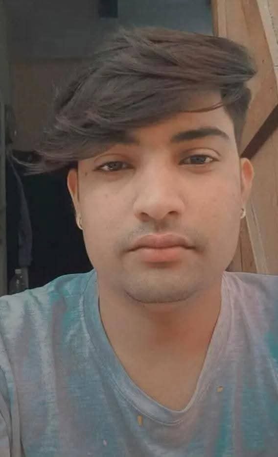 होटल में युवक का शव मिला, परिजनों ने जताई हत्या की आशंका,परिजनों ने किया चक्काजाम