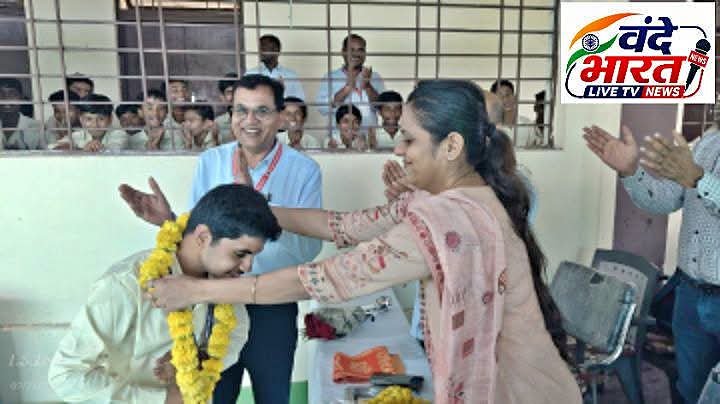 सेवा संकल्प अभियान के तहत जमुनिया चिखली विद्यालय में विविध प्रतियोगिताओं का आयोजन